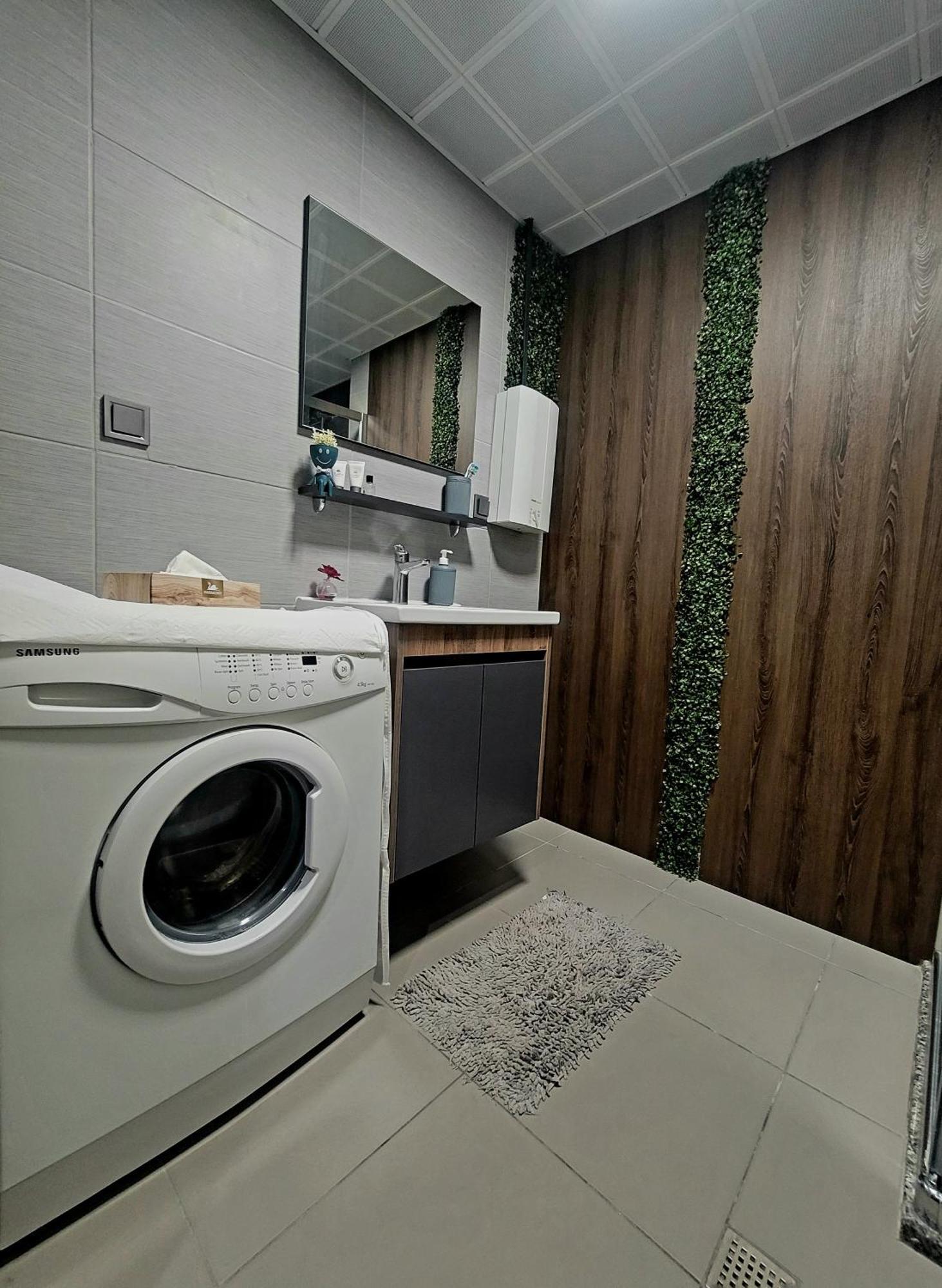 Alfred Sky Smart Apartment 29Th Spa Included Skopje Eksteriør billede
