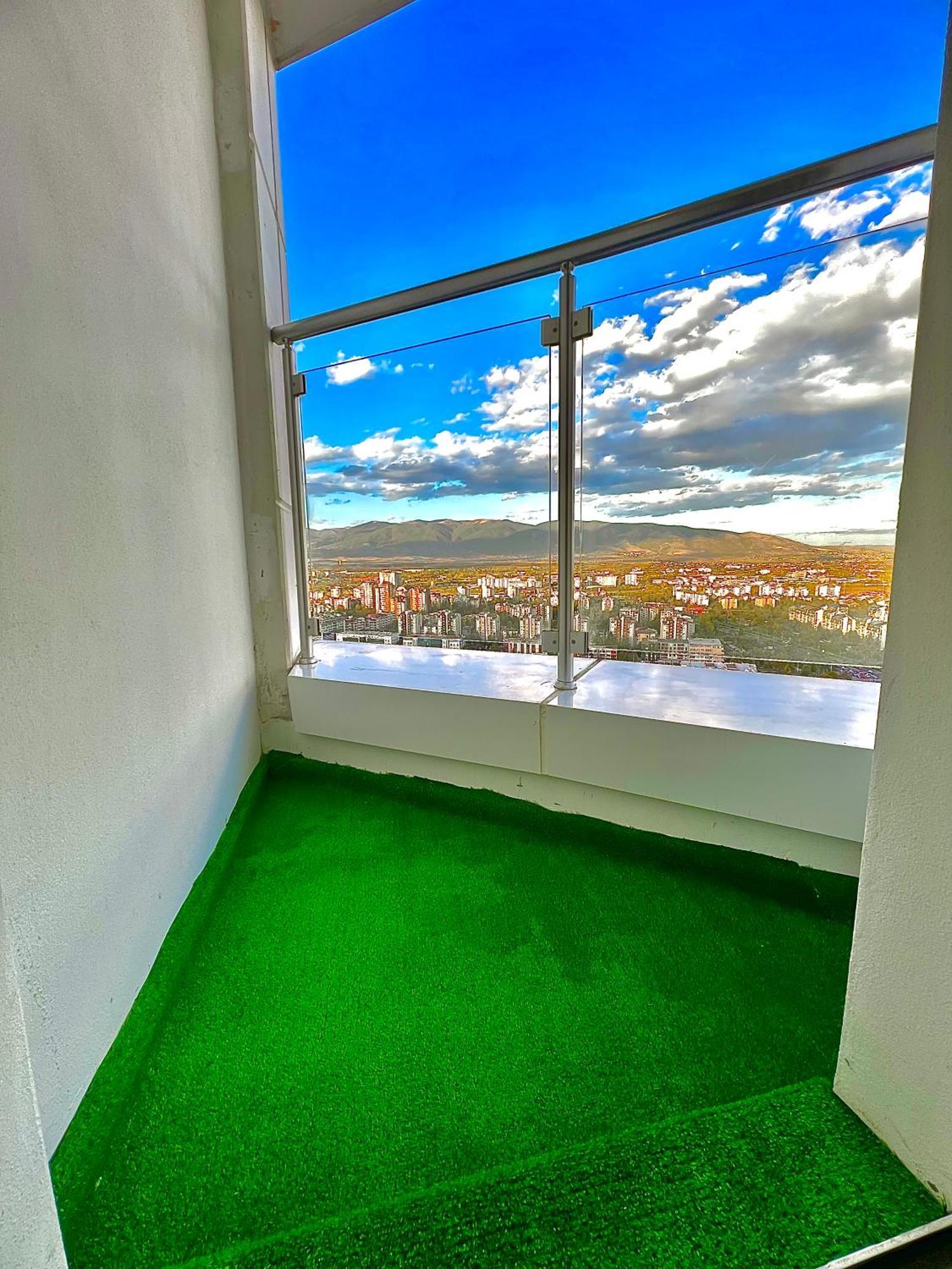 Alfred Sky Smart Apartment 29Th Spa Included Skopje Eksteriør billede